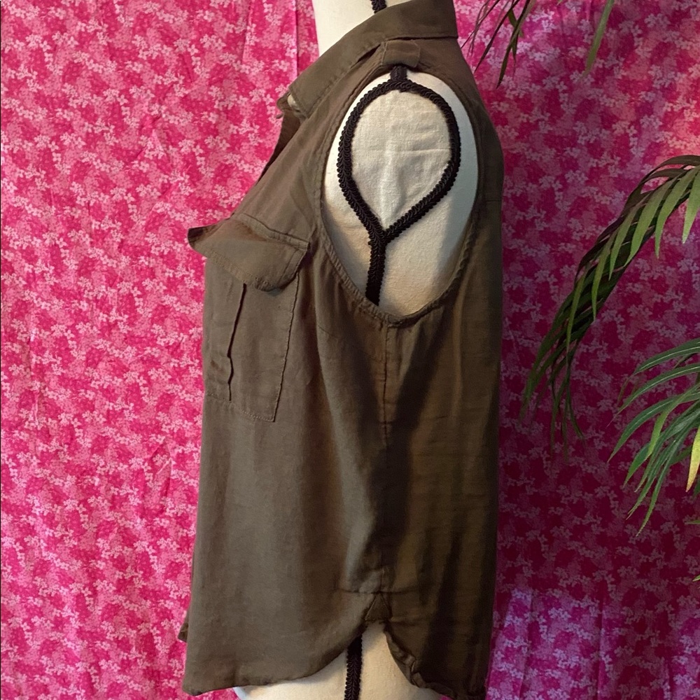 💛Army Green Jr Large Button Down Top - Picture 5 of 7